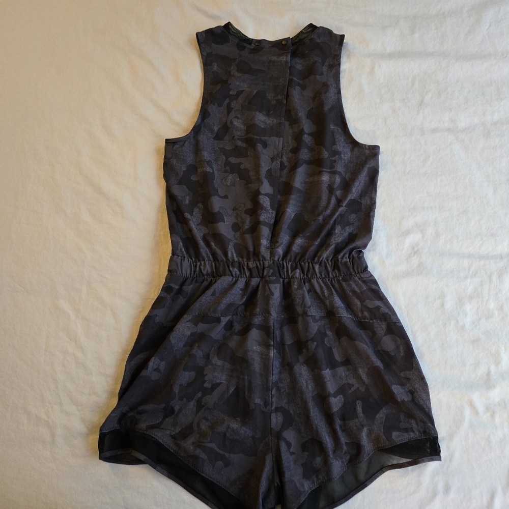 Zella Getaway Blouson Romper XS Grey Depths Say My Name Camo - Picture 7 of 9